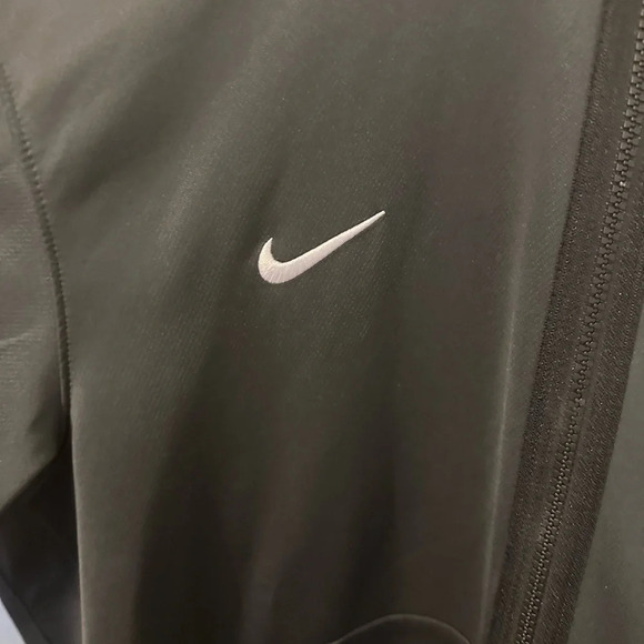 Nike Villanova Dri-Fit Full Zip Jacket - Picture 11 of 11